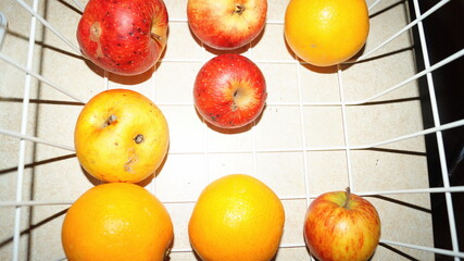 apples and oranges