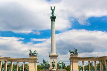 Fototapeta na wymiar Millennium Monument in Budapest