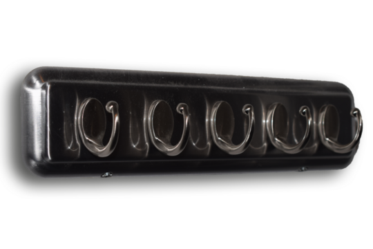 Percha metálica en fondo transparente. 