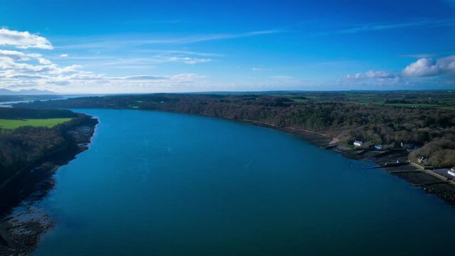 Pont Britannia, Britannia Bridge. Menai Straits, Separating mainland Wales and the Island of Anglesey in North Wales, UK