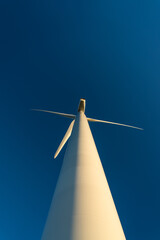 Turbina de vento geradora de eletricidade 
