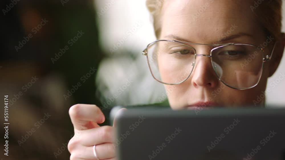 Aufkleber office coffee, email and business woman reading laptop communication, online proposal and corporate 