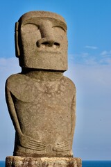 日南サンメッセの1体のモアイ像