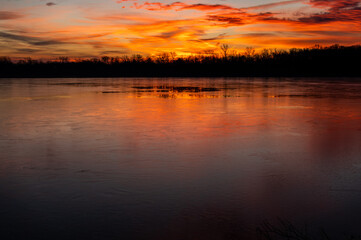 Fototapeta na wymiar Morning Twilight over Icy Lake
