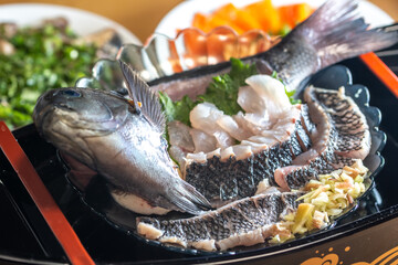 日本の刺し身　姿つくり