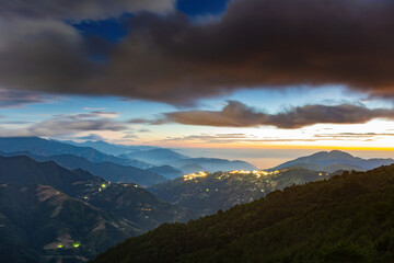 Obraz premium Sunset landscape of the Hehuanshan mountain
