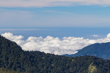 Naklejka premium Sunny landscape of the Hehuanshan mountain
