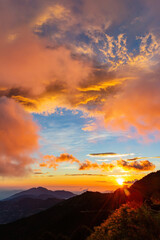 Fototapeta premium Sunset landscape of the Hehuanshan mountain