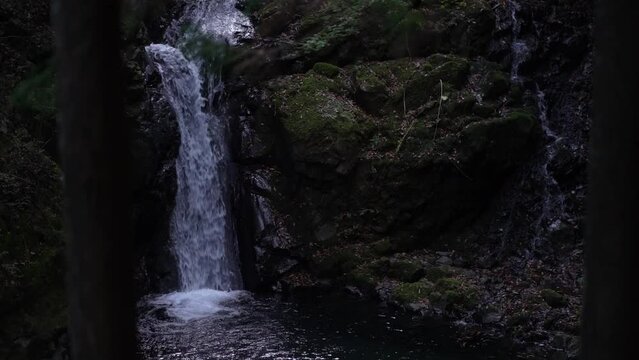 王見の滝　山梨県上野原市