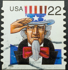 Sello postal antiguo de Estados Unidos sobre fondo negro