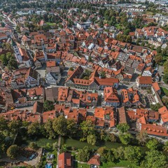 Die oberschwäbische Stadt Wangen iim Allgäu m Luftbild, die Altstadt von oben
