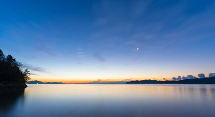 瀬戸内の夜明け