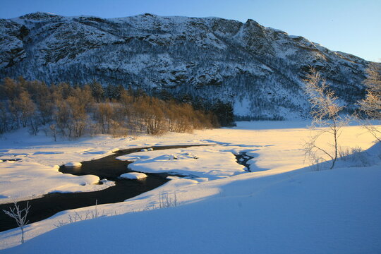 Escursione sul lago ghiacciato ad Alta in Norvegia in pieno inverno a -30° centigradi