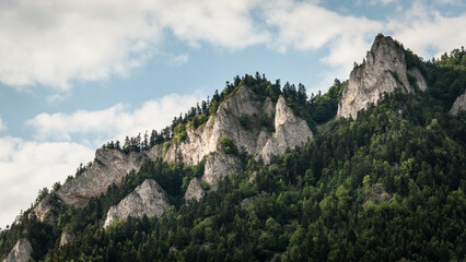 Fototapeta na wymiar Poland - Pieniny mountains - Trzy Korony peak - view from Dunajec river