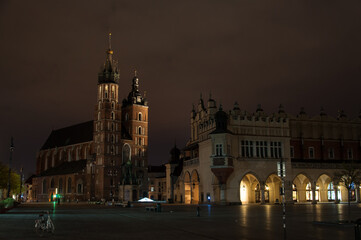 Obraz na płótnie Canvas Poland - Cracov - Empty city at night caused by COVID-19 quarantaine 