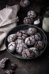 Chocolate crinkle cookies with cracked