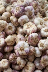 Fototapeten Garlic cloves © izuriphoto