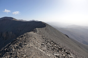 La grande traversée de l’Atlas au Maroc, 18 jours de marche. L'ascension du M'GOUN (4068 m)