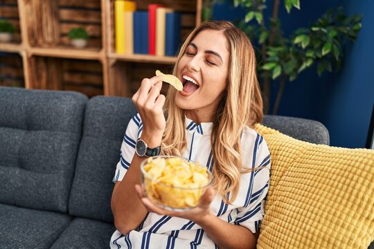 Couch Potato Woman Images – Browse 2,056 Stock Photos, Vectors, and Video |  Adobe Stock