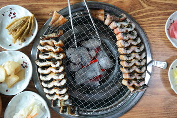 Salt-grilled eel grilled over charcoal