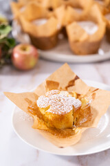 Apple sharlotka muffin
