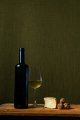 White wine with cheese and nuts