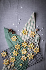 Geschenke zu Weihnachten aus der Küche, Plätzchen backen, Kekse mit Pistazien und weißer Schokolade selber machen