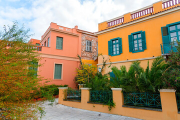 Fototapeta premium Typical buildings in the streets of Plaka district in Athens, Greece