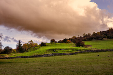 Fototapeta premium Walking around Stoney Middleton in autumn, Peak District, England