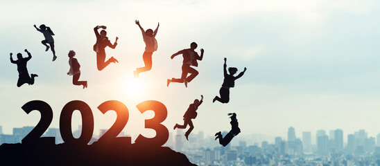 ジャンプする人々　2023年イメージ　ビジネス向け年賀状素材