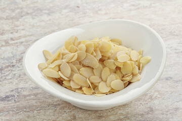 Almond nut slices for culinary