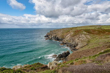 Fototapeta na wymiar Cornish coastline and coastal footpath on the Lizard peninsular
