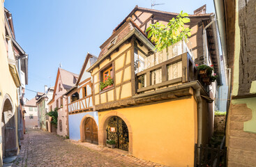 Obraz premium Half-timbered houses in Riquewihr, Alsace, France