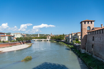 Blick auf den Fluss Etsch in Verona