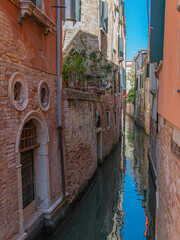 Fototapeta na wymiar Kleiner Kanal in Venedig