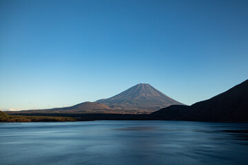 本栖湖からの富士山