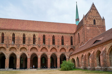 Das gotische Kloster Chorin in Brandenburg - obrazy, fototapety, plakaty