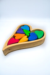 カラフルで可愛いハート型の積み木