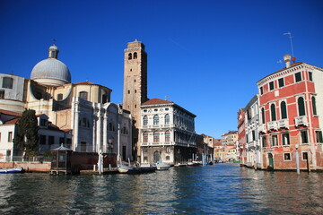 Fototapeta na wymiar Eglise San Geremia et reliques Sainte Lucie Grand canal Venise