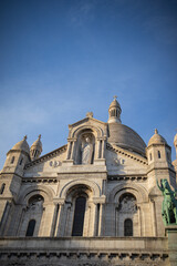 Fototapeta na wymiar The Sacré-Coeur de Montmartre basilica in Paris, France (monument)