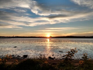 Fototapeta premium River sunrise