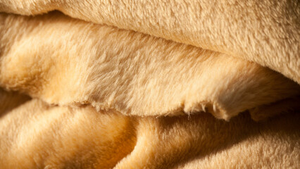 Drapeado de tejido aterciopelado amarillo mostaza 