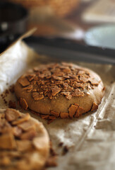 tarta casera recién horneada de canela y manzana