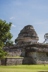 Fototapeta na wymiar El Caracol or Observatory in the Chichen Itza Archaeological Zone.