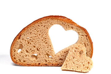 Aus einer Brotscheibe ausgeschnittenes Herz