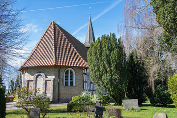 Die Schifferkirche und der Friedhof in Arnis