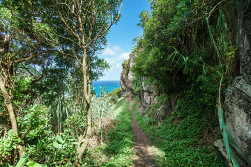 Obraz premium Poço Azul trail on azores