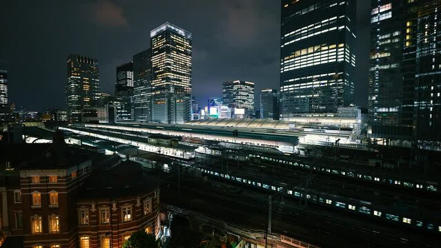 東京駅の夜景動画