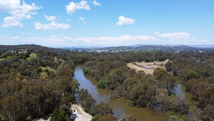 The Murray River is Australia's longest river at 2,508 km, Twin city straddling the Murray River border of the two south-eastern Australian states of New South Wales and Victoria.