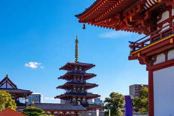 秋晴れの四天王寺（大阪市天王寺区）